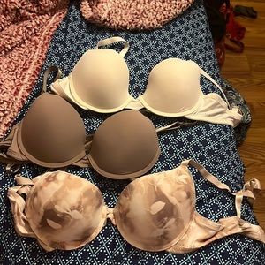 Brand new with out tags Dan skin bras size 34b